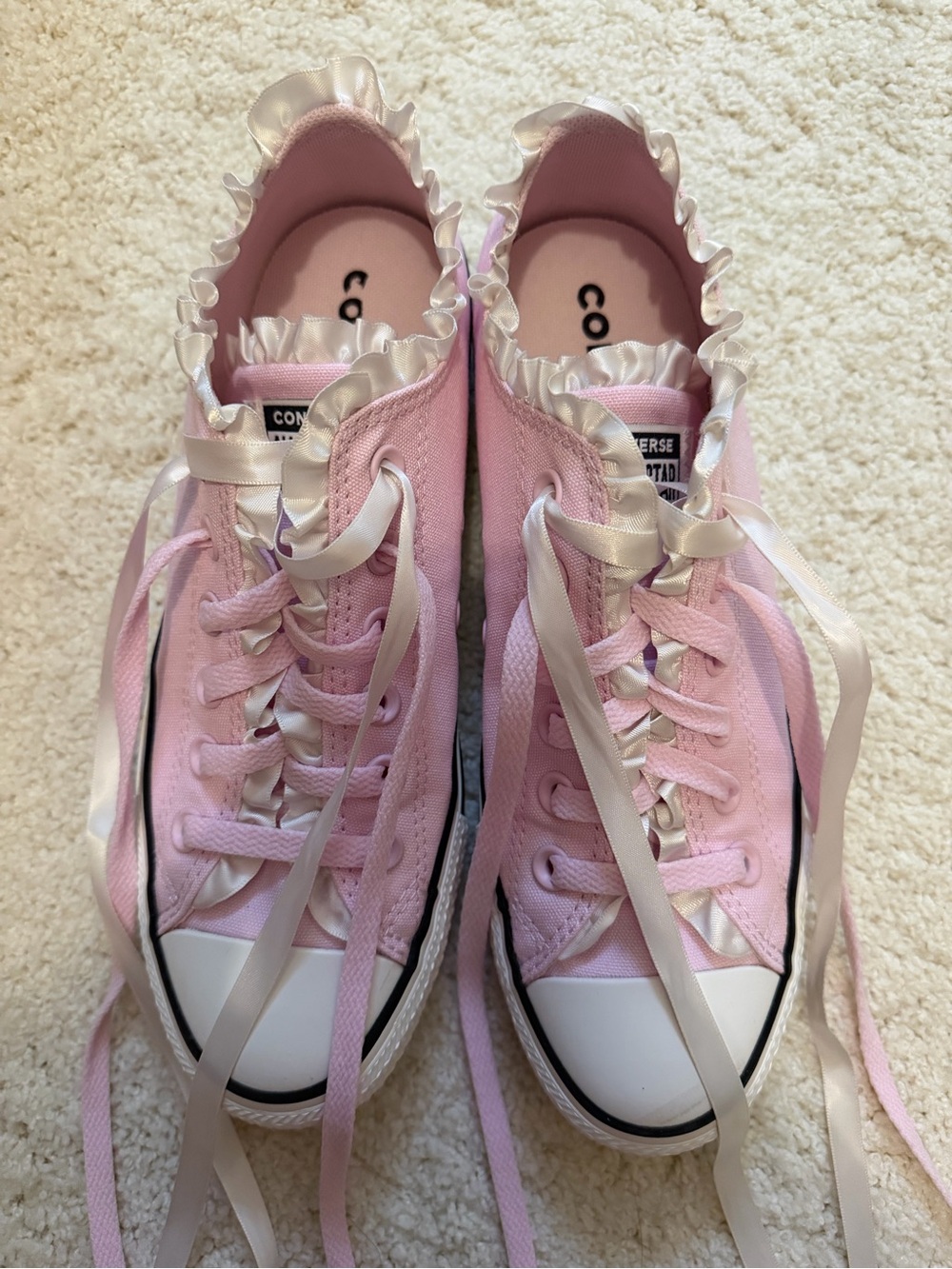 Converse Women's Pink Ruffle Low Top Sneakers worn once size 8